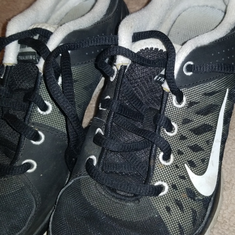 Shoes - Picture 2 of 4